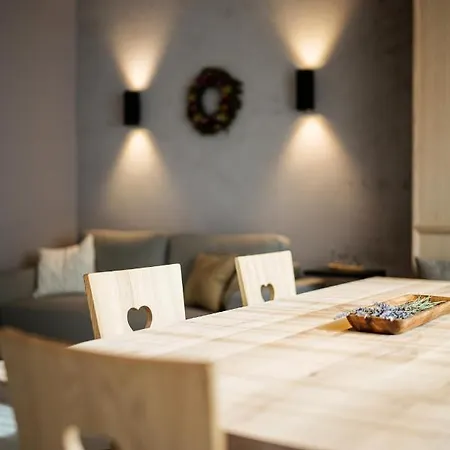 דירה Lebe'oetz - Ferienapartmenthaus Im Zentrum Von אוץ