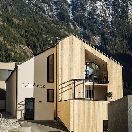 Lebe'oetz - Ferienapartmenthaus Im Zentrum Von Oetz