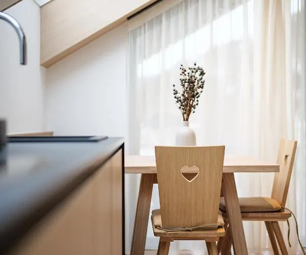 Lebe'oetz - Ferienapartmenthaus Im Zentrum Von Apartman