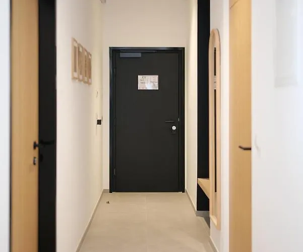 Lebe'oetz - Ferienapartmenthaus Im Zentrum Von Apartman