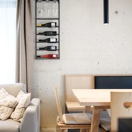Lebe'oetz - Ferienapartmenthaus Im Zentrum Von Appartamento