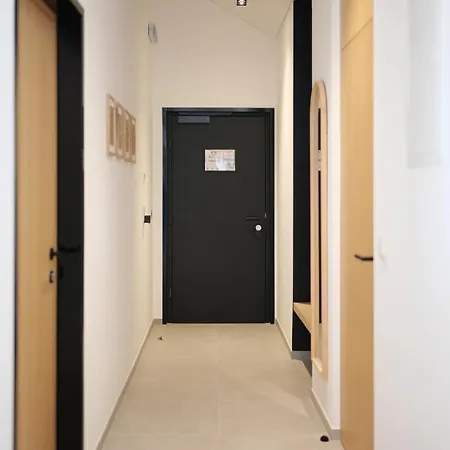 Lebe'oetz - Ferienapartmenthaus Im Zentrum Von Appartamento