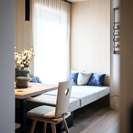 Lebe'oetz - Ferienapartmenthaus Im Zentrum Von Apartman *