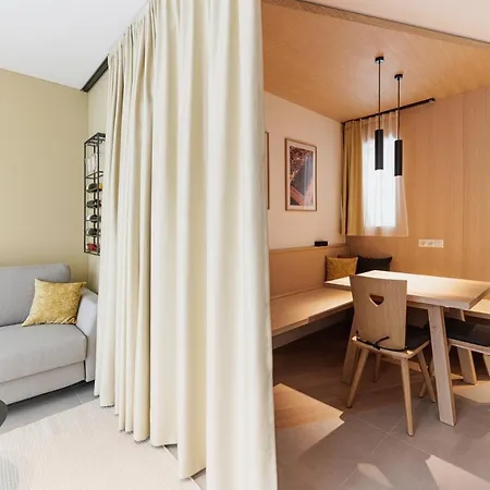 Lebe'oetz - Ferienapartmenthaus Im Zentrum Von Oetz