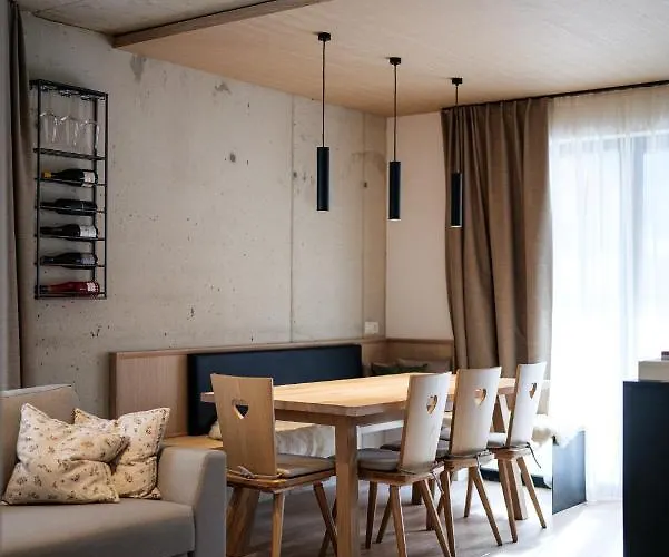 Lebe'oetz - Ferienapartmenthaus Im Zentrum Von Апартаменты Эц